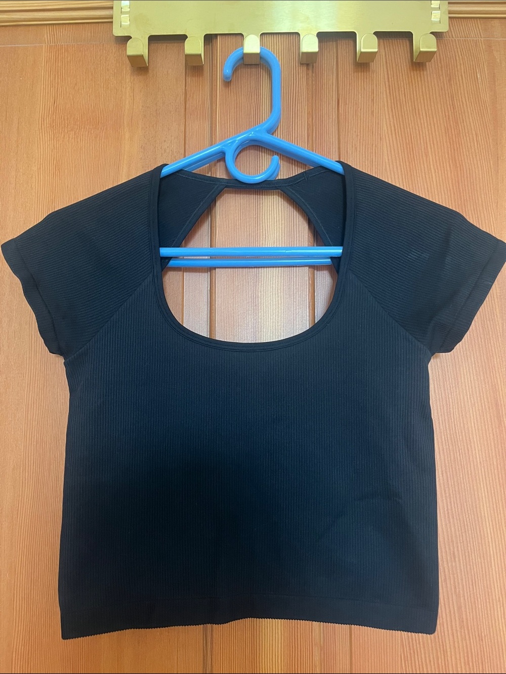 Athleta Black Ribbed Scoop Neck Crop Top
